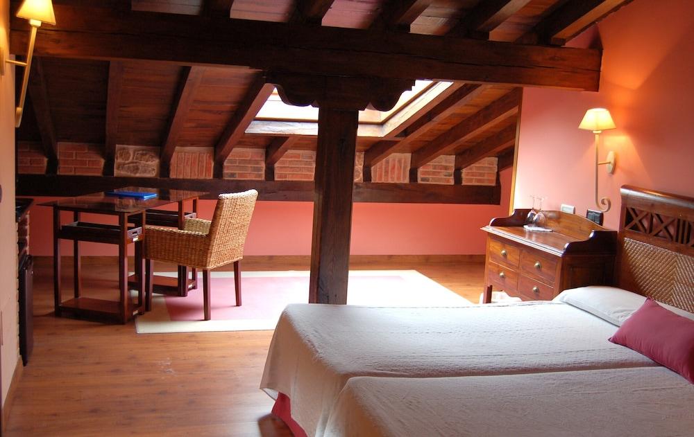 La Casona De Revolgo Hotel Сантилана дел Мар Екстериор снимка