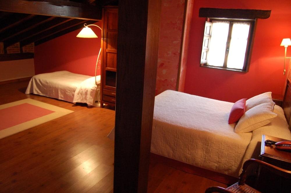 La Casona De Revolgo Hotel Сантилана дел Мар Екстериор снимка