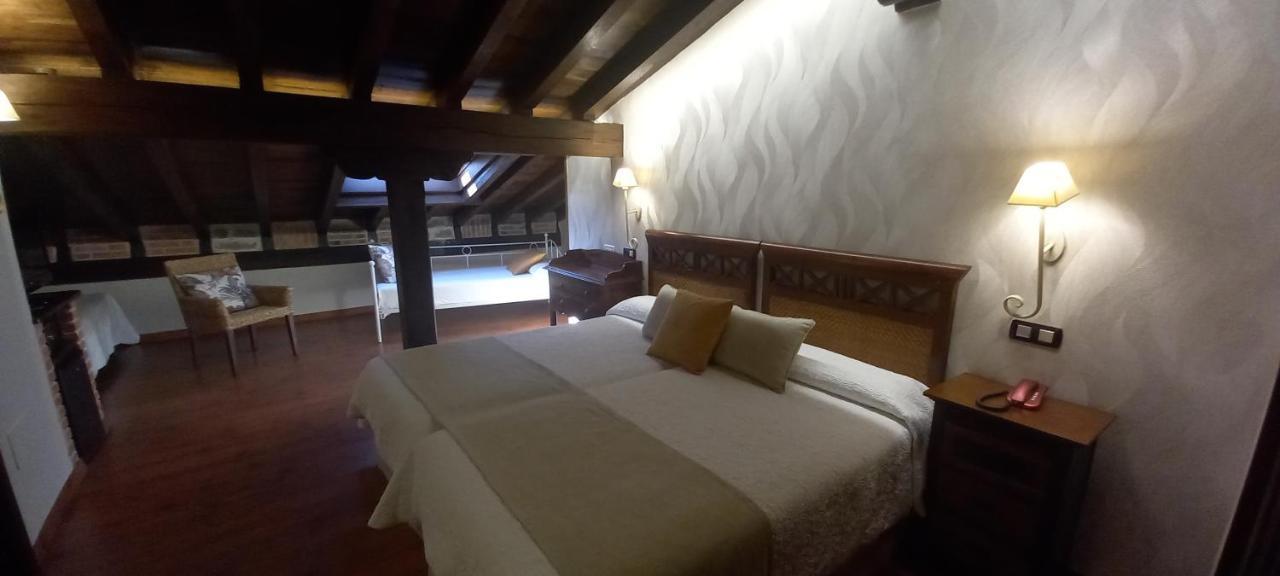 La Casona De Revolgo Hotel Сантилана дел Мар Екстериор снимка