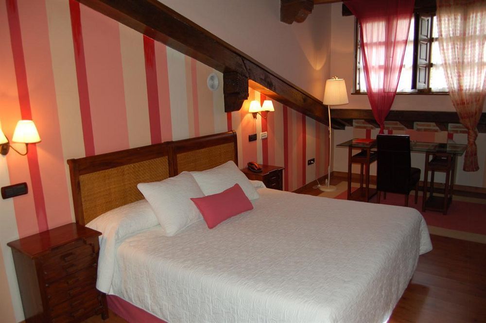 La Casona De Revolgo Hotel Сантилана дел Мар Екстериор снимка